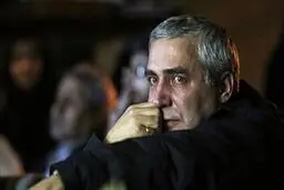 حاتمی کیا روی سن آمد و پخش فیلم را متوقف کرد!