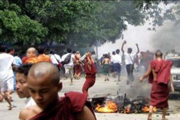 کشف پنج گور دسته جمعی مسلمانان در میانمار