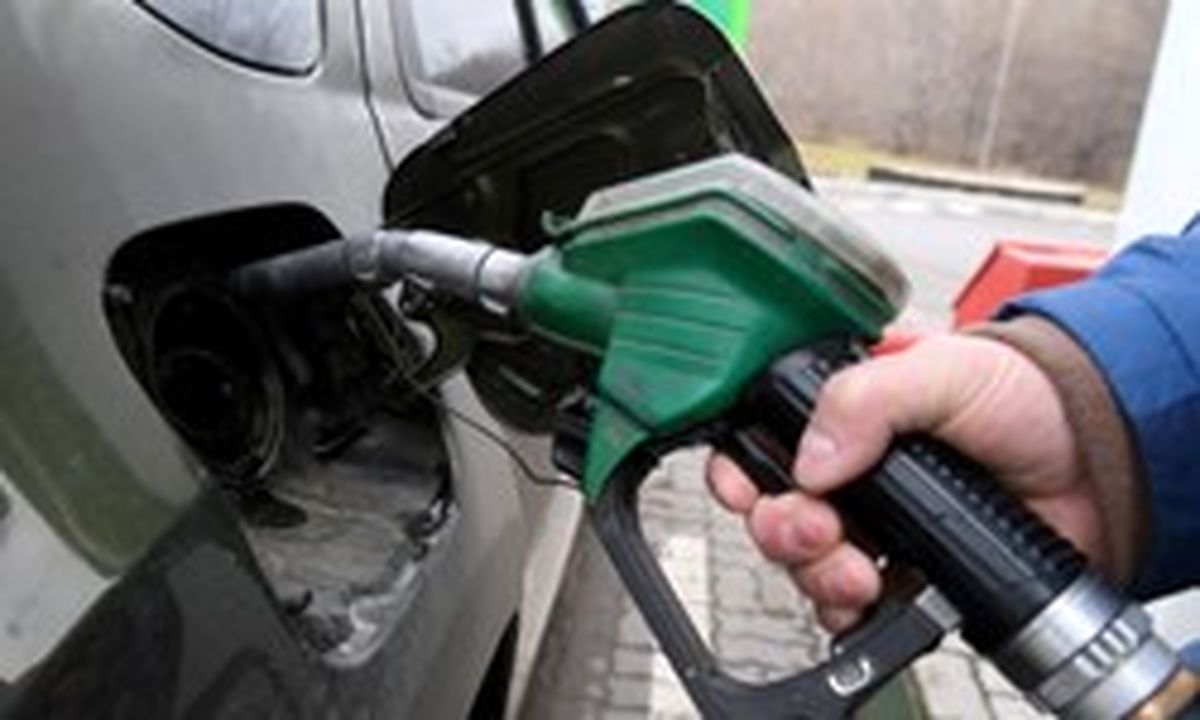 پیش‌بینی مصرف ۱۰۰ میلیون لیتر بنزین برای ۶ روز آخر سال/ واردات بنزین ۳ درصد رشد کرد