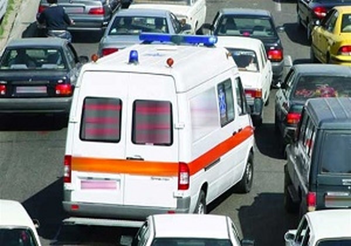 راننده زرنگ‌ها نقره داغ می‌شوند/ ۳۰ هزار تومان جریمه برای تعقیب آمبولانس در ترافیک