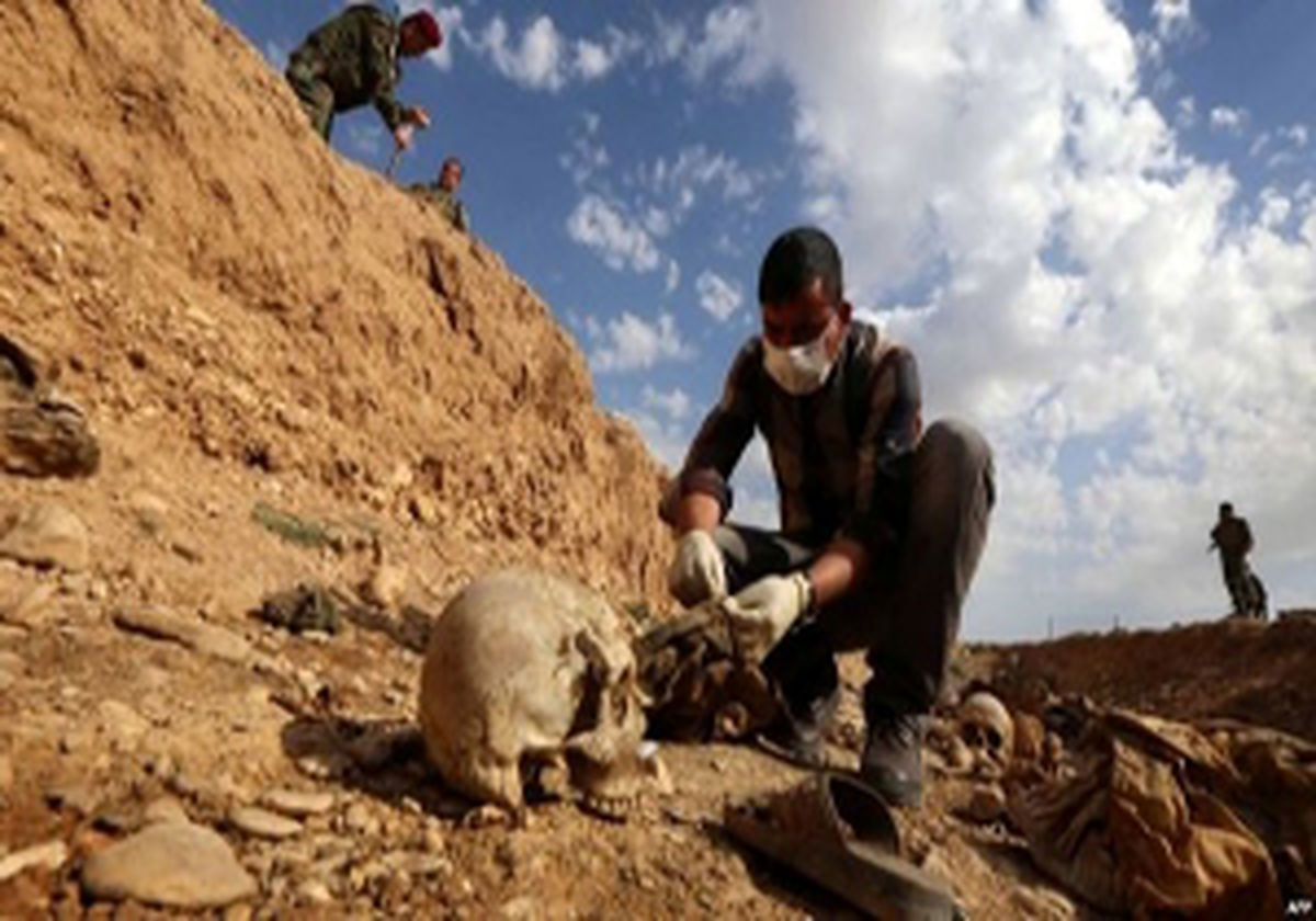 کشف دو گور جمعی با بیش از پانصد جسد در شهر الرقه سوریه