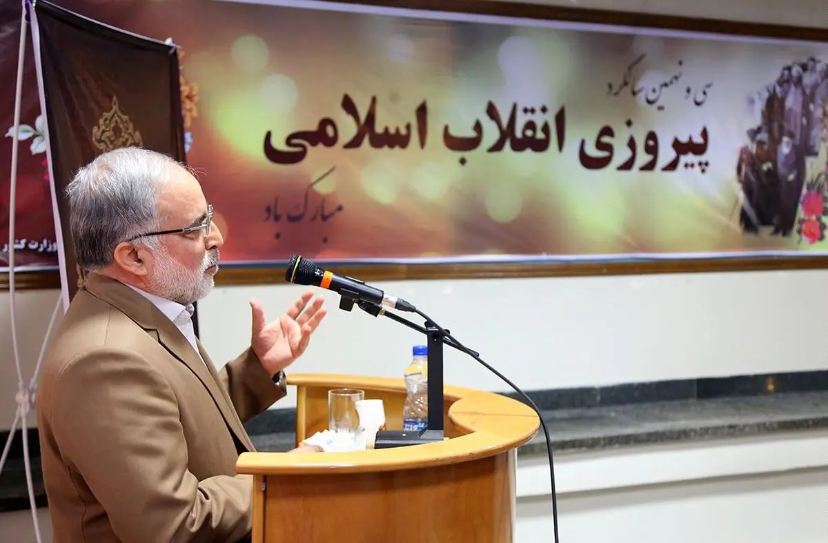شوشتری مشاور وزیر کشور: حمایت مردم در چهار دهه گذشته اهداف انقلاب را زنده نگهداشت/ صدای مردم باید در همه حوزه‌ها شنیده شود