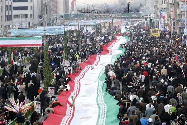 دعوت ارتش و بسیج از مردم برای حضور در راهپیمایی ۲۲ بهمن