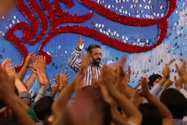 مولودی‌خوانی «محمود کریمی» در مدح حضرت فاطمه(س) + صوت