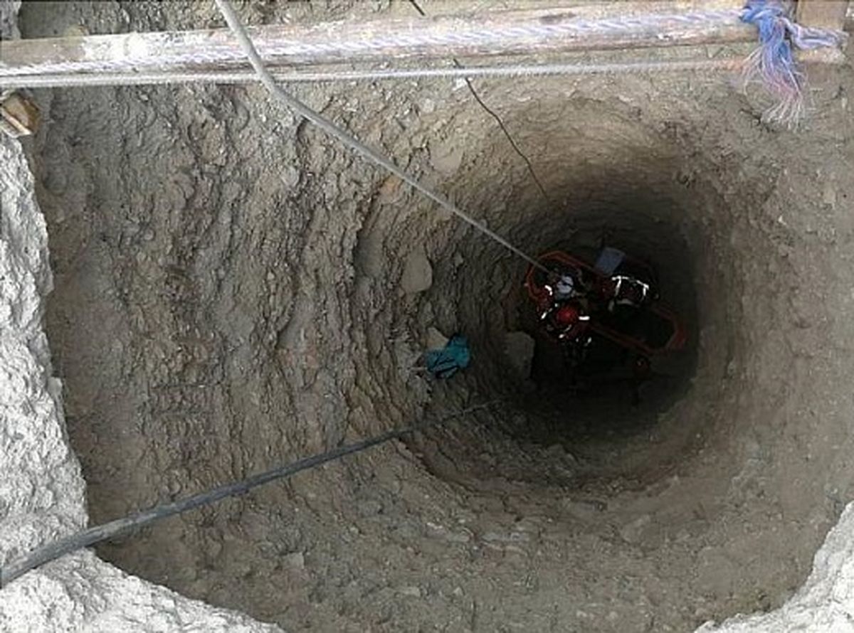 سقوط کارگر جوان به چاه ۱۵ متری به دلیل بی احتیاطی