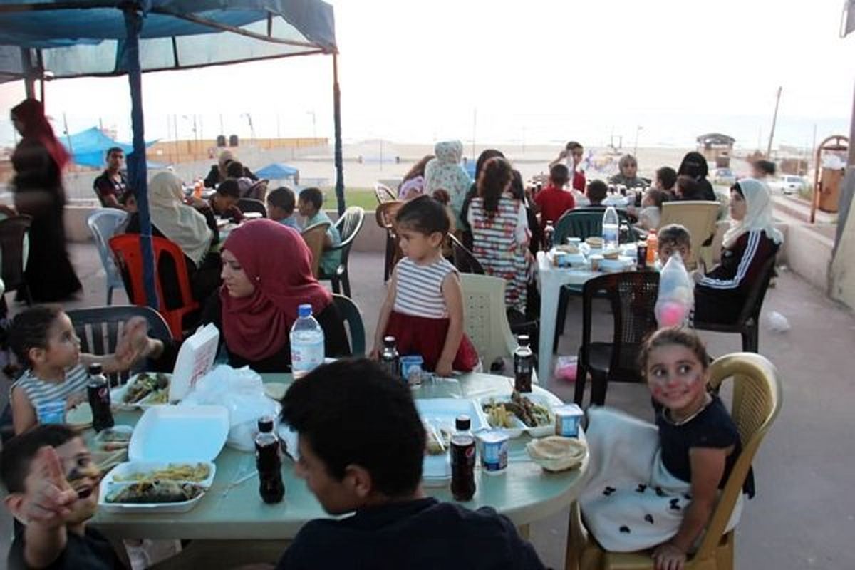 سفره افطاری ایرانی در غزه برپا شد