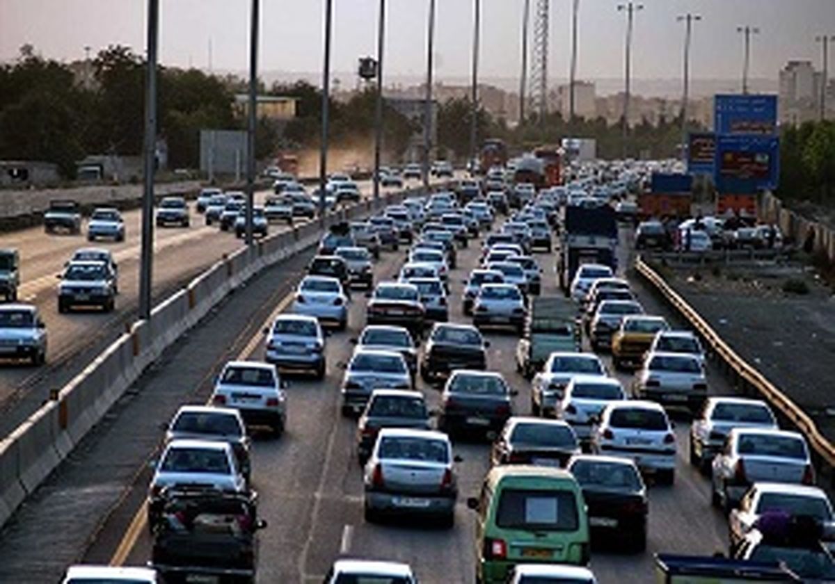 پیش‌بینی بار ترافیکی سنگین در محور‌های خروجی تهران از ظهر امروز