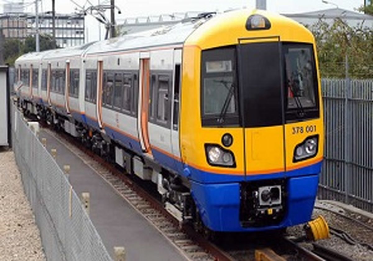 ۳ کشته در اثر برخورد با قطار در لندن