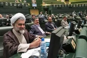 آقای ربیعی؛ پسرتان در دبی شرکت دارد!؟