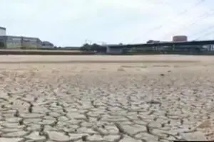 رودخانه معروف راین خشک شد