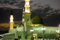 دلنوشته‌ای زیبا از کوچه پس کوچه‌های مدینه منوره + تصاویر