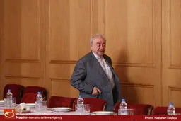۹۰ درصد مشکلات افتصادی ناشی از تصمیمات غلط دولت است
