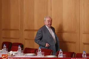 ۹۰ درصد مشکلات افتصادی ناشی از تصمیمات غلط دولت است