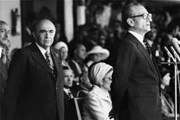 تاریخچه استحاله فرهنگی| حکمرانی ۱۳ ساله 