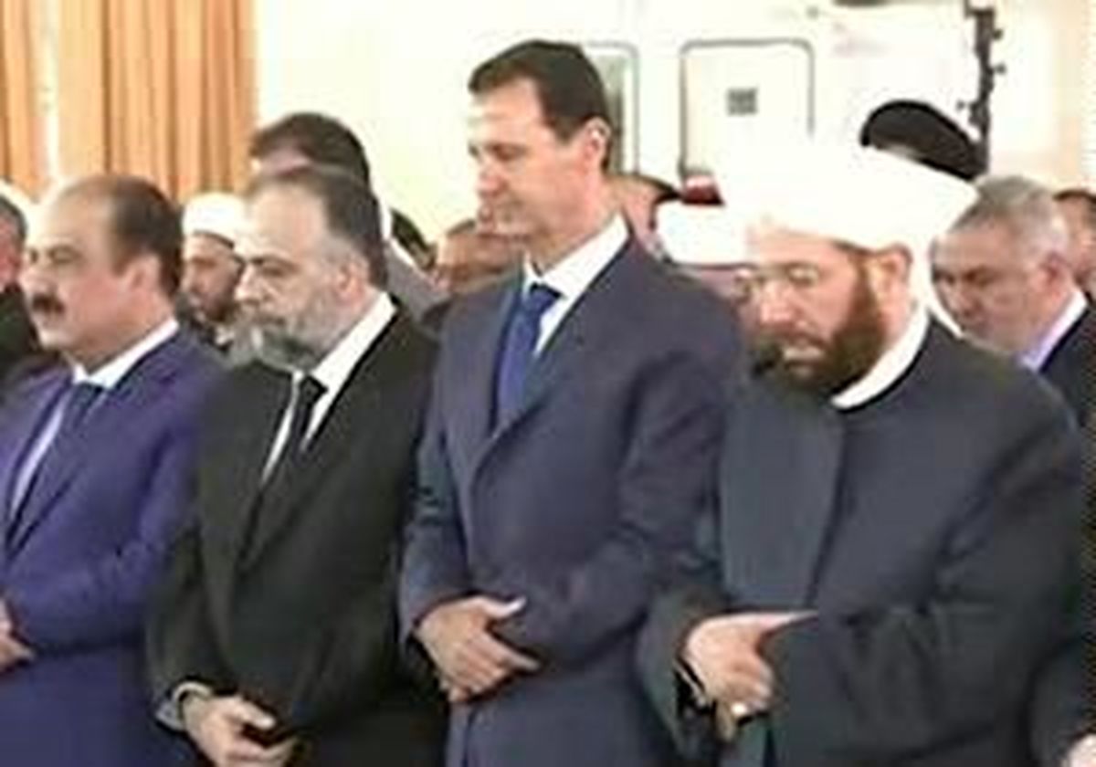 حضور بشار اسد در مسجد جامع الروضه برای اقامه نماز عید قربان