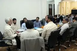 جریان انقلابی باید پرچم دار مطالبات مشروع مردم باشد