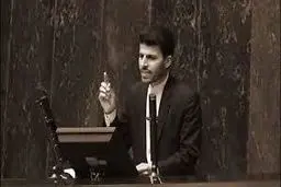 زلزله اقتصادی اخیر سیاست‌های اشتباه دولت بوده است