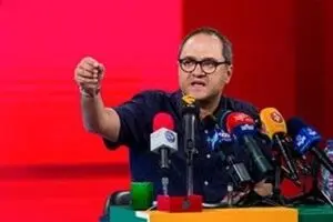 رامبد جوان: من اصلا عمو ندارم که بخواهد سپاهی باشد یا نباشد!