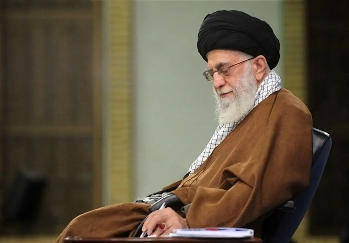 دستخط رهبر معظم انقلاب اسلامی در کتاب «صلح امام حسن(ع)»+ عکس