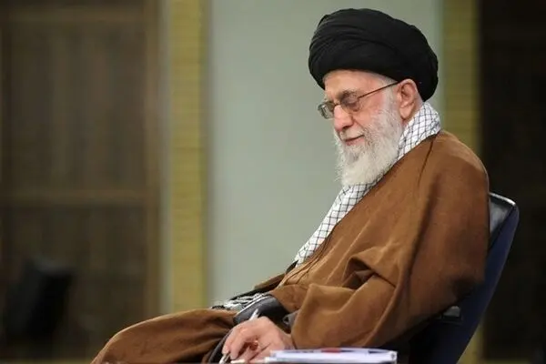 دستخط رهبر معظم انقلاب اسلامی در کتاب «صلح امام حسن(ع)»+ عکس