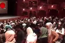 تشویق ممتد تماشاگران سوری در حضور حاتمی کیا