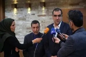 وزیر بهداشت: محتکران دارو از همه امتیازات دولتی محروم می‌شوند