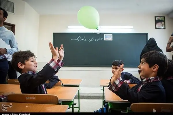 همزمان با آغاز ماه محرم؛ مدارس امروز به استقبال جشن شکوفه‌ها رفتند