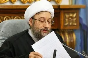 رسانه نیستیم که با امواج راست و چپ برود