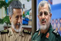 سردار پاکپور دریافت نشان فتح را به امیر دریادار سیاری تبریک گفت