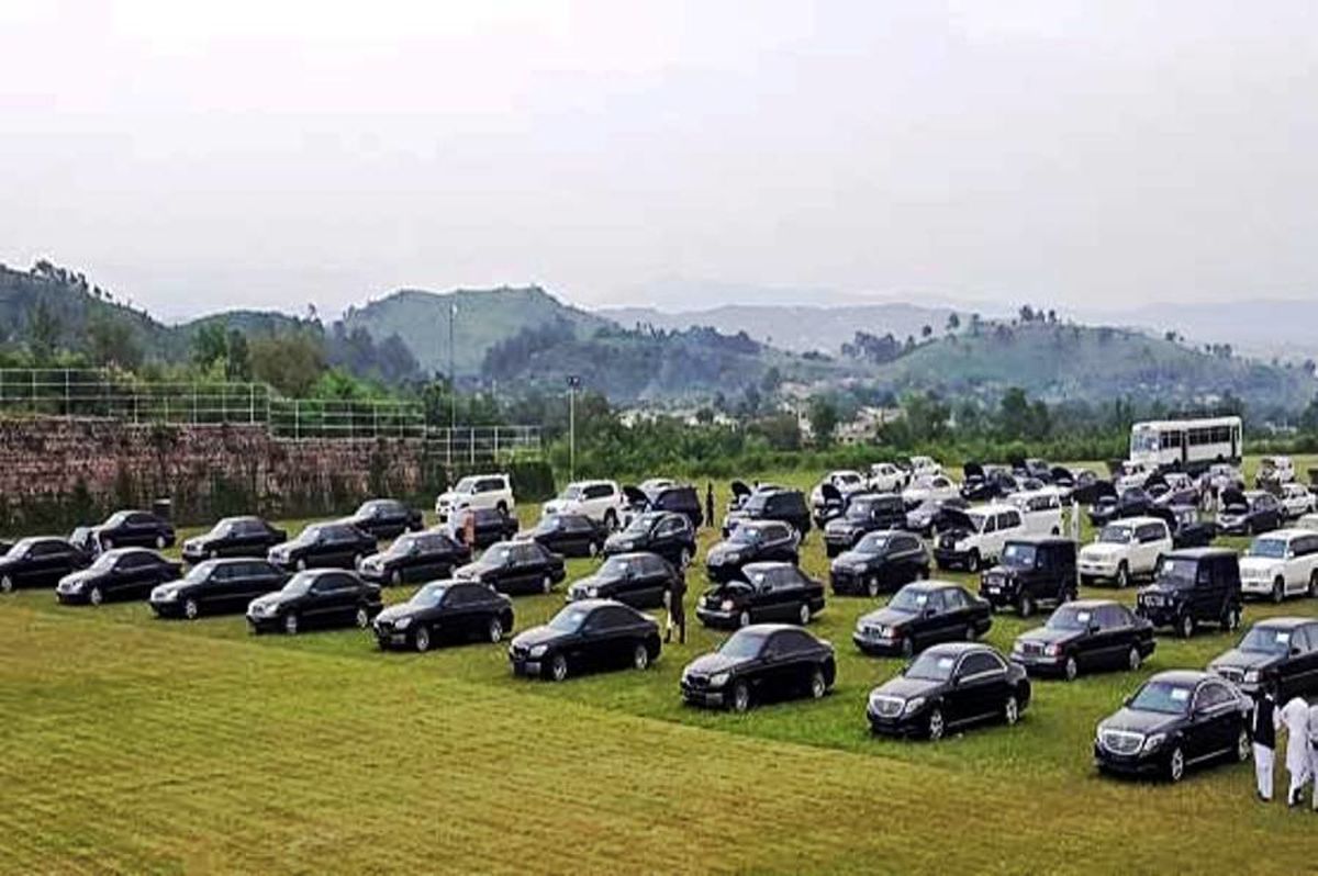 ۷۰ خودروی لوکس مازاد نخست‌ وزیری پاکستان فروخته شد