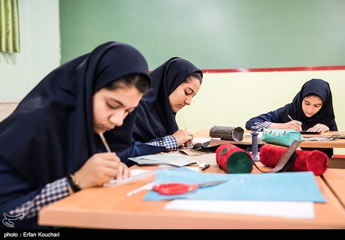 نامهربانی به زبان فارسی در مدارس/ آیا «ادبیات» مهارت‌های زبانی دانش‌آموزان را افزایش می‌دهد؟