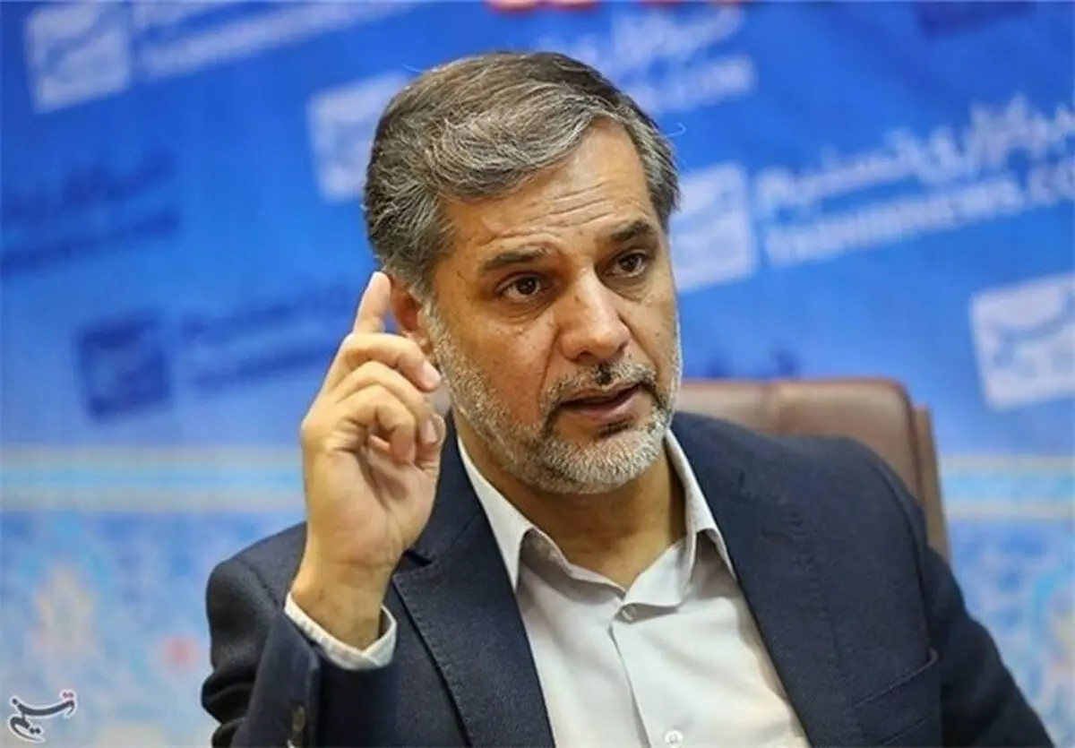 نقوی حسینی:‌ تروریست‌ها ۱۲ دقیقه تیر‌اندازی کردند/ برخی مجروحان تیرخلاص خورده بودند/ ضعف امنیتی رژه روشن است +فیلم