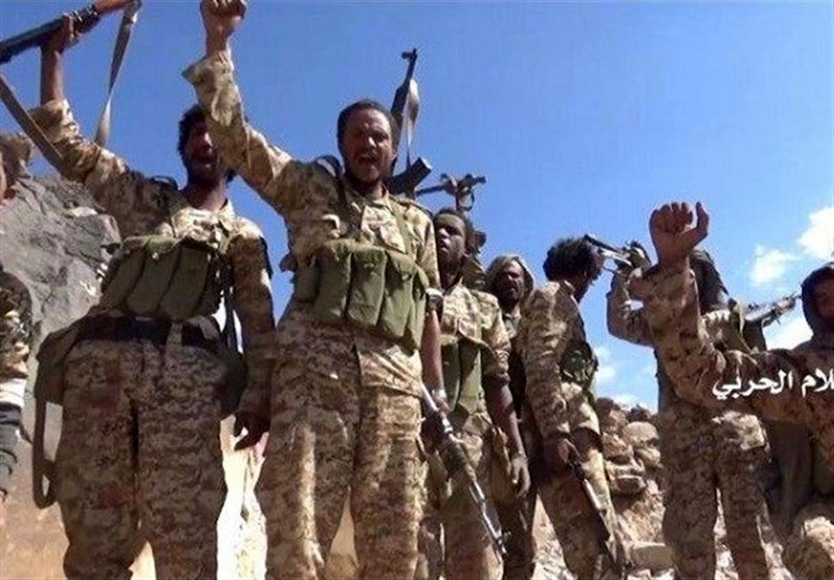 یک فرمانده ارتش یمن در گفت‌وگو با تسنیم: ادعای برقراری آتش بس درحدیده بی اساس است