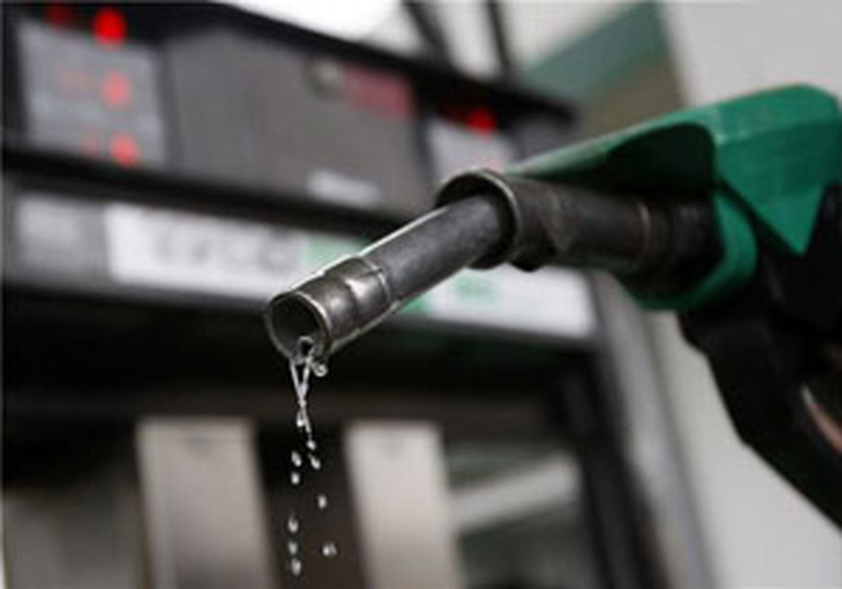 مجلس و دولت درباره سهمیه‌بندی بنزین تعیین تکلیف می‌کنند/ هنوز سیاستی به شرکت ملی پخش ابلاغ نشده است