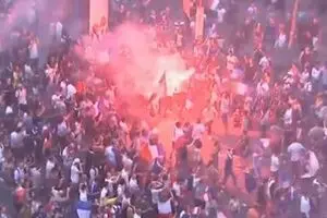 شورش در جشن قهرمانی فرانسوی‌ها