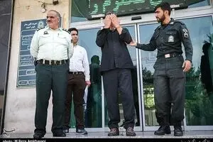 لحظه سرقت مسلحانه از بانک ملی و بازداشت سارق