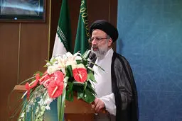 اندیشه سکولار به معنای واقعی حوزه علمیه را تهدید می‌کند/ توجه به فقرا و محرومین جز وظایف آستان قدس است