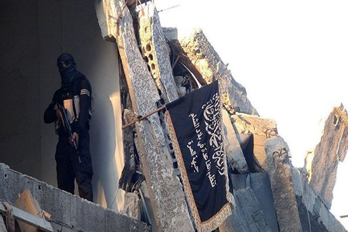 تروریستهای جبهه النصره مقرهای خود را منفجر می کنند/آتش زدن اسناد