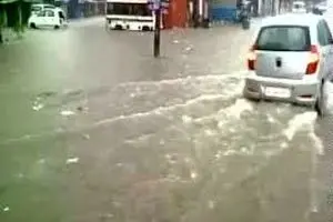 بارندگی شدید و آبگرفتگی معابر آمریکا