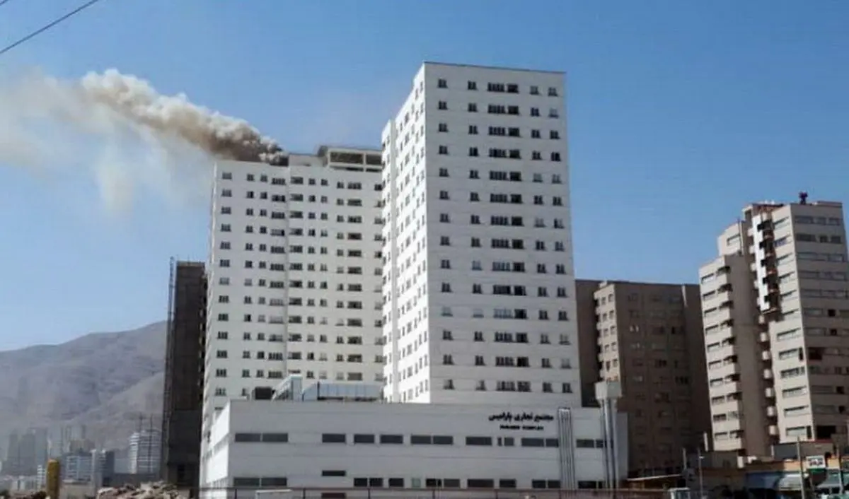 آتش سوزی برج ۲۱ طبقه در تهران ۲۴ مصدوم داشت