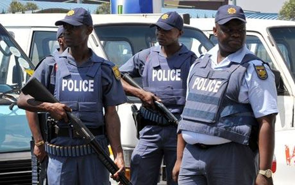 ۱۱ راننده مینی بوس در آفریقای جنوبی در یک کمین کشته شدند