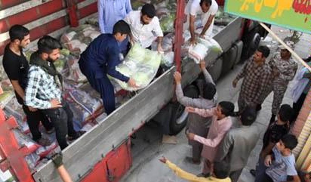 توزیع بیش از ۱۱۰۰ بسته غذایی در مناطق محروم