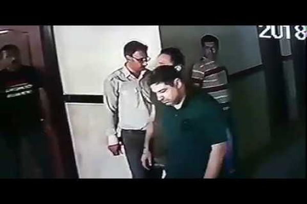 دستگیری شهرام جزایری در گمرک بازرگان