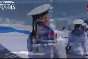 کشتی های جنگی روس‌ها درحضور پوتین به نمایش در آمدند