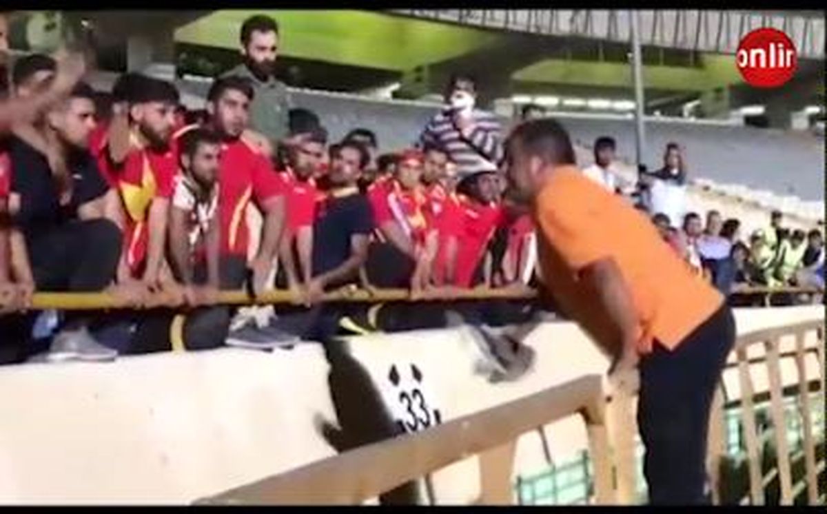 سقوط لیدر فولاد خوزستان به تونل ورزشگاه آزادی
