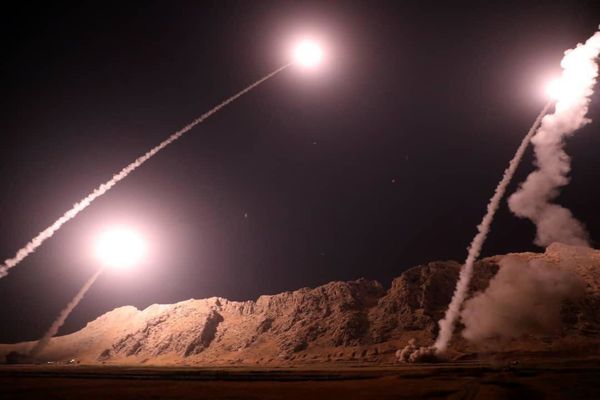 نخستین تصاویر از حمله موشکی سپاه به مواضع تروریست‌ها در سوریه