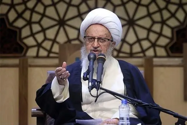 آیت الله مکارم شیرازی: دولت نمی‌خواهد دلار از ده هزار تومان پایین‌تر بیاید