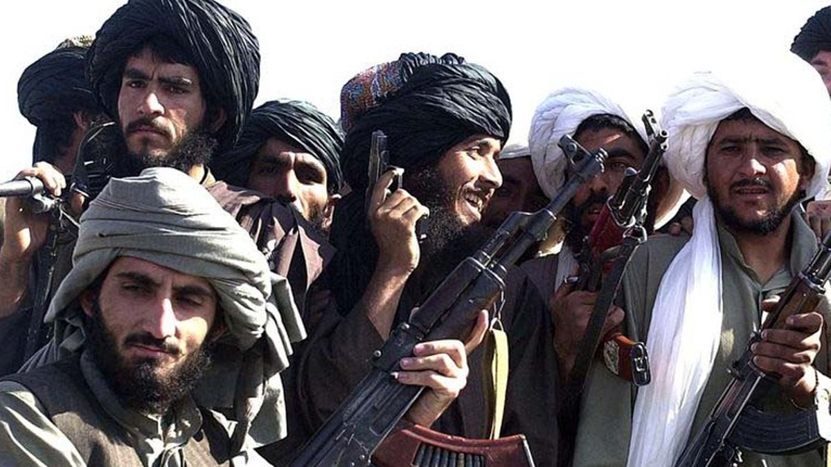 طالبان به معلمان و دانش‌آموزان افغان هشدار داد