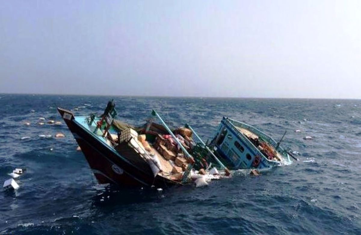 خدمه شناور گرفتار در خلیج فارس نجات یافتند