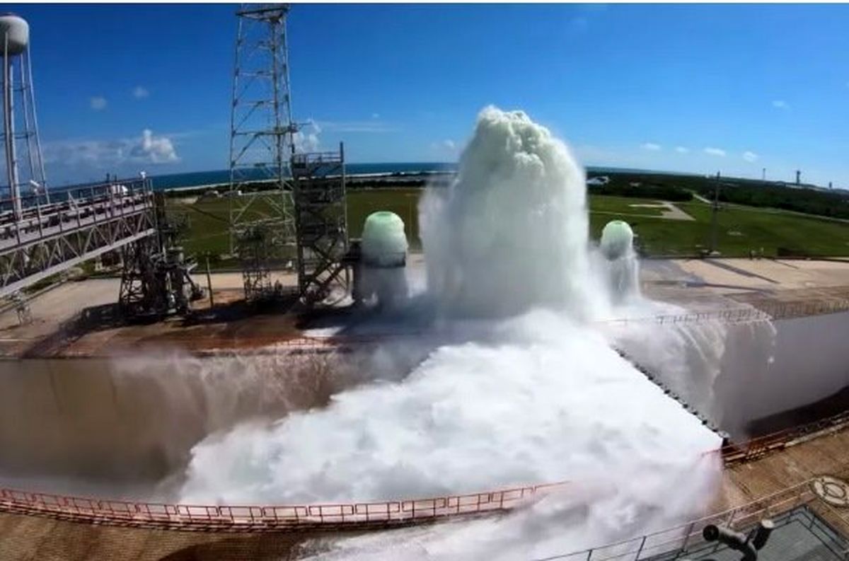 ناسا ۴۵۰ هزار گالن آب را به ارتفاع ۱۰۰ فوتی فرستاد